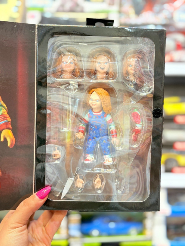 اکشن فیگور چاکی نکا با اکسسوری اضافه، فیگور شخصیت Chucky مناسب کلکسیون و دکور